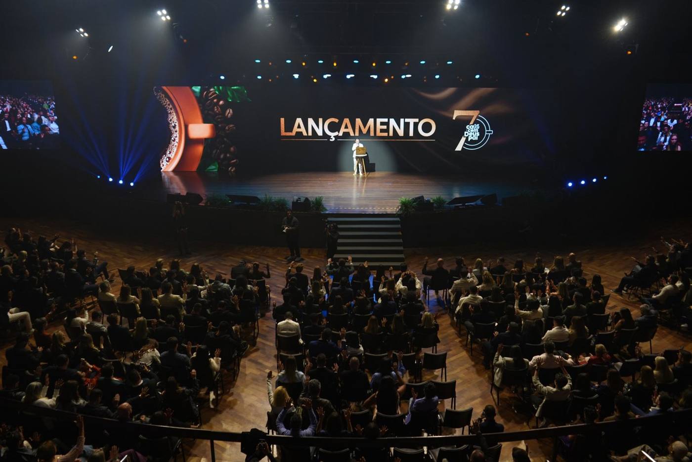 Auditório lotado no lançamento do livro Café com Deus Pai, no Distrito Anhembi
